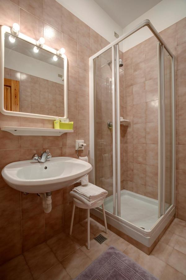 Hotel Petit Foyer Pollein Dış mekan fotoğraf